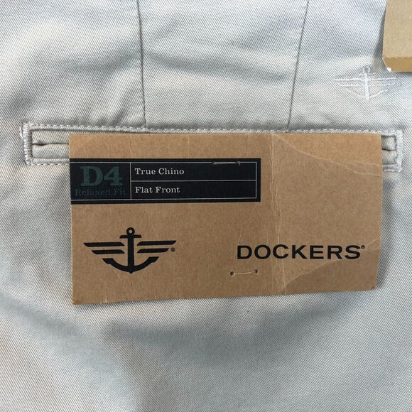 NWT Dockers Men's D4 Relaxed Chino Pants Size 42x30 Beige Flat Front Straight - Picture 11 of 15